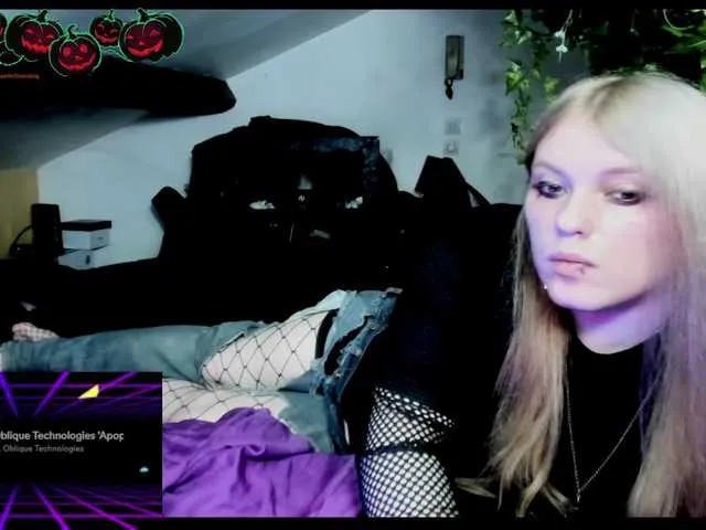 Live sex webcam photo for Blacklimoon #276582167