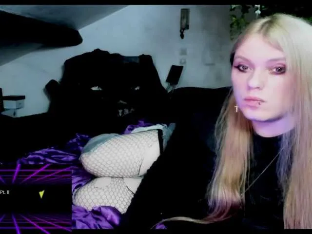 Live sex webcam photo for Blacklimoon #276635846