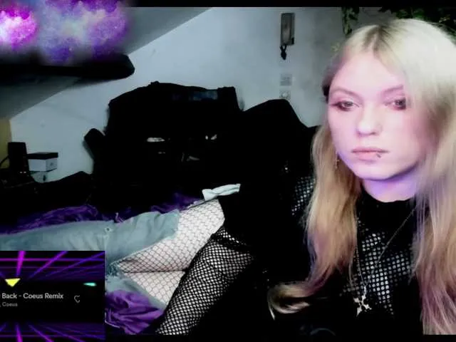 Live sex webcam photo for Blacklimoon #276841843