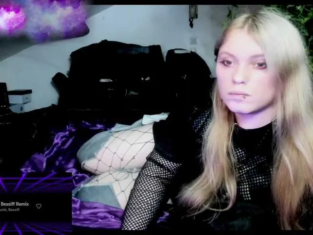 Live sex webcam photo for Blacklimoon #276848797