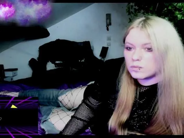 Live sex webcam photo for Blacklimoon #276909861