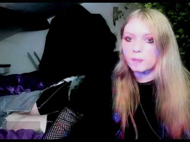 Live sex webcam photo for Blacklimoon #290610822