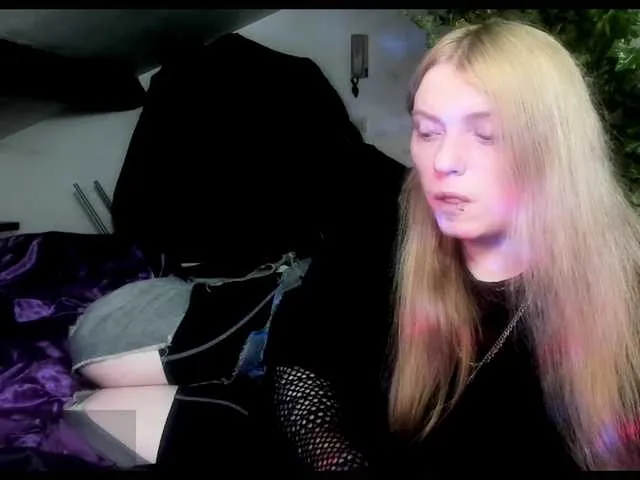 Live sex webcam photo for Blacklimoon #290679652