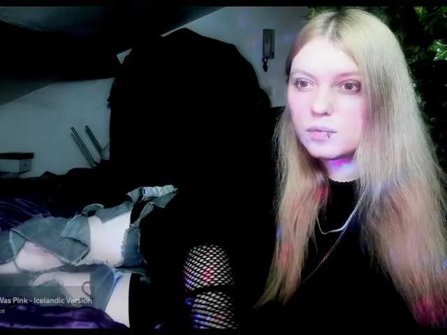 Live sex webcam photo for Blacklimoon #290740920