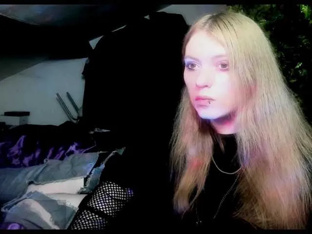 Live sex webcam photo for Blacklimoon #290745253