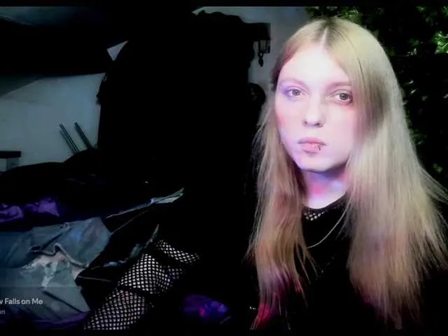 Live sex webcam photo for Blacklimoon #290755420