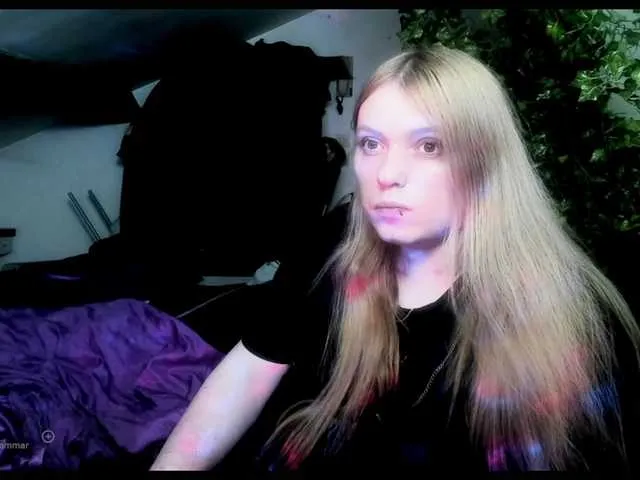 Live sex webcam photo for Blacklimoon #290764126