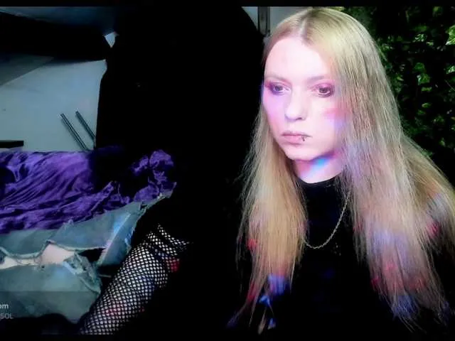 Live sex webcam photo for Blacklimoon #290841058