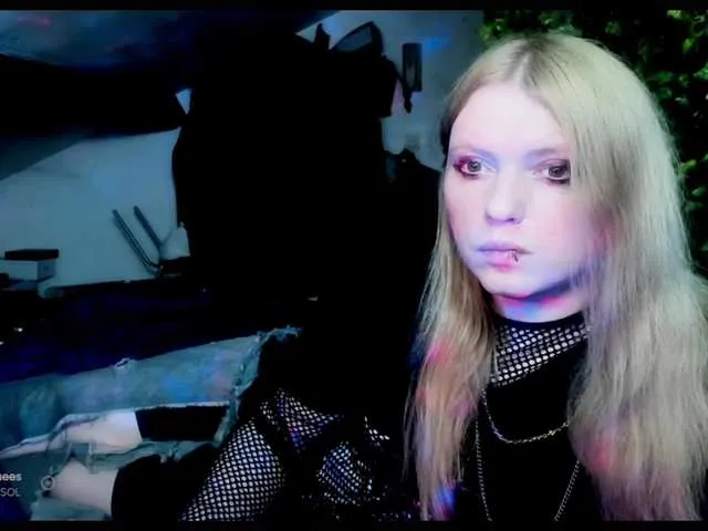 Live sex webcam photo for Blacklimoon #290883900