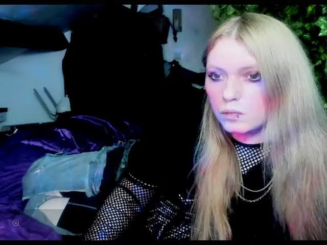 Live sex webcam photo for Blacklimoon #290885489