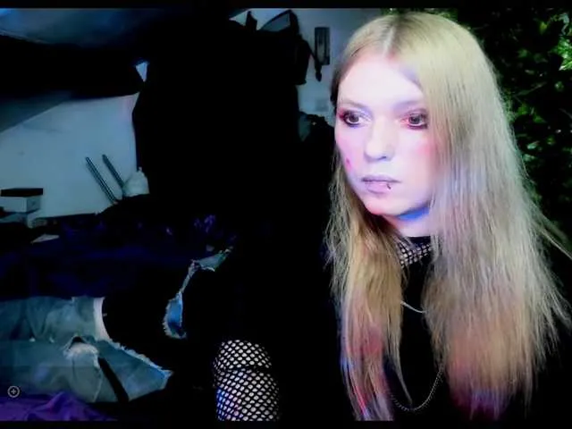 Live sex webcam photo for Blacklimoon #290893609