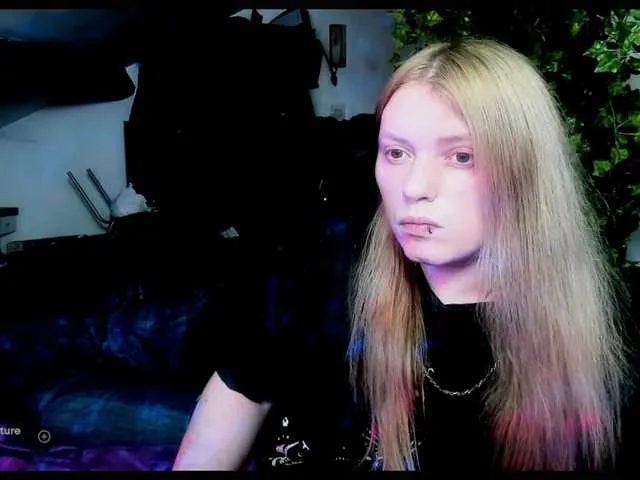 Live sex webcam photo for Blacklimoon #290908688