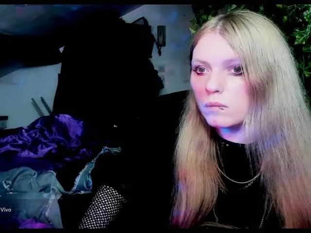 Live sex webcam photo for Blacklimoon #290934737