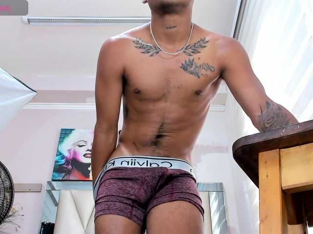 Live sex webcam photo for Blacksex-boy #290829259