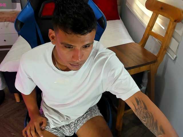 Live sex webcam photo for Blacksex-boy #292035171