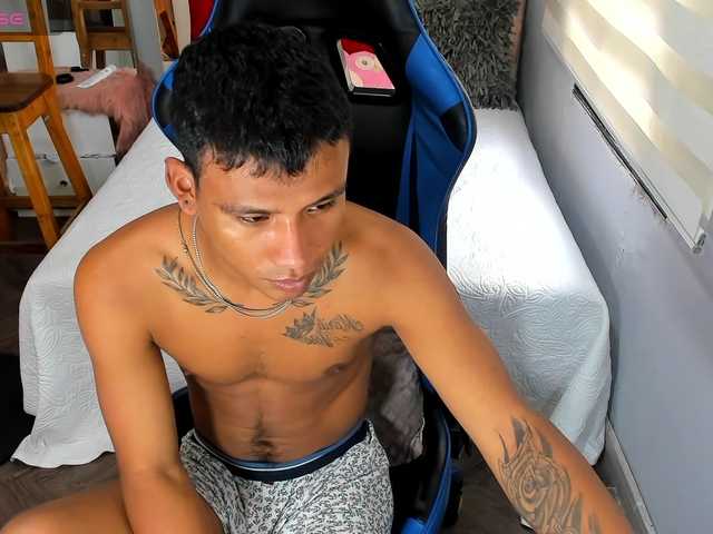 Live sex webcam photo for Blacksex-boy #292262602