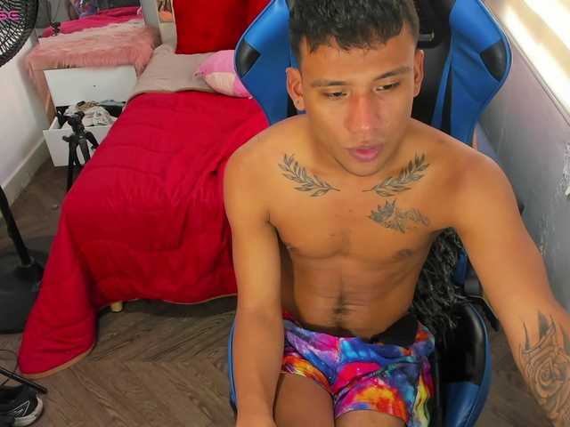 Live sex webcam photo for Blacksex-boy #292402678