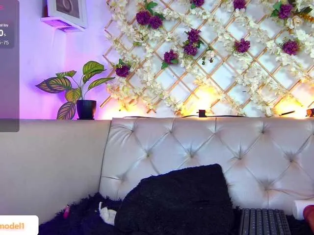 Live sex webcam photo for Blair- #278026270