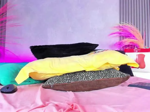 Live sex webcam photo for BlairSantini #277851755