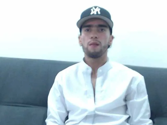 Live sex webcam photo for BlakeSmoke #277302162