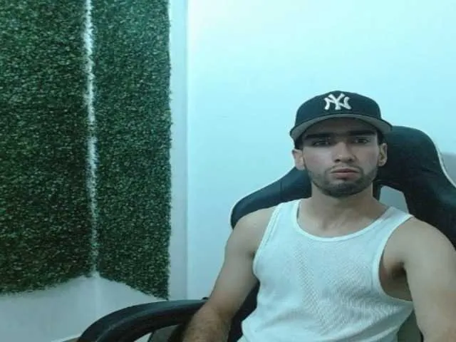 Live sex webcam photo for BlakeSmoke #277619997