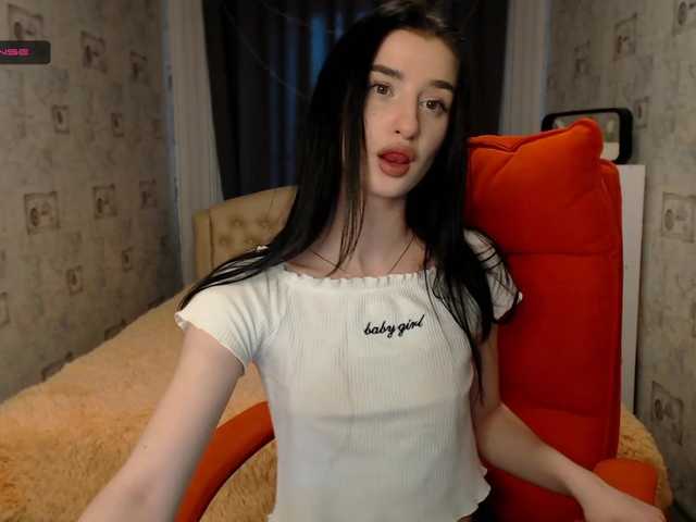 Live sex webcam photo for BlakkyKissa #272315670