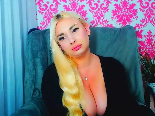 Live sex webcam photo for BlondAna #293633495