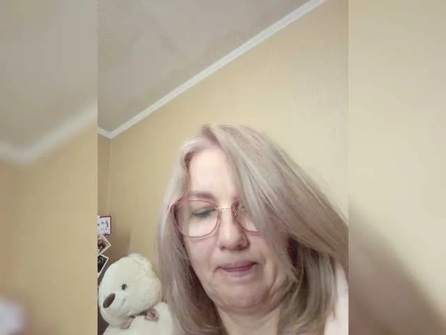 Live sex webcam photo for BlondWoman #272070780