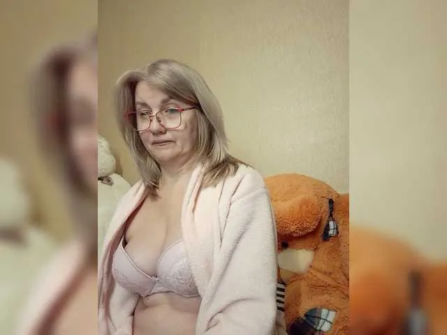 Live sex webcam photo for BlondWoman #272103254