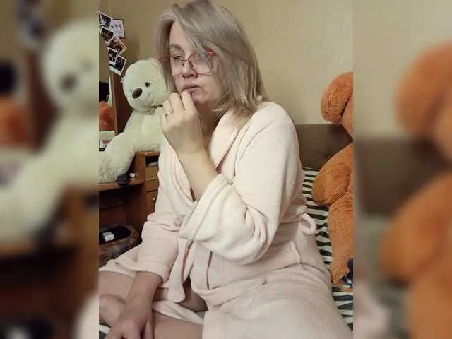 Live sex webcam photo for BlondWoman #272113358