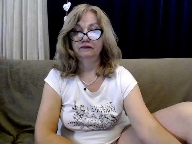 Live sex webcam photo for BlondWoman #277632841