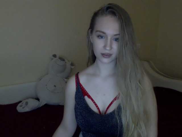 Live sex webcam photo for BlondeAlice #272067782