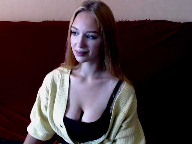 Live sex webcam photo for BlondeAlice #274173598