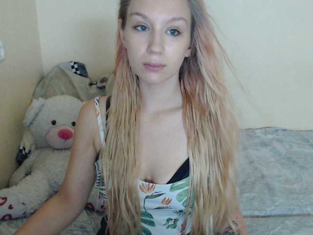 Live sex webcam photo for BlondeAlice #275756310