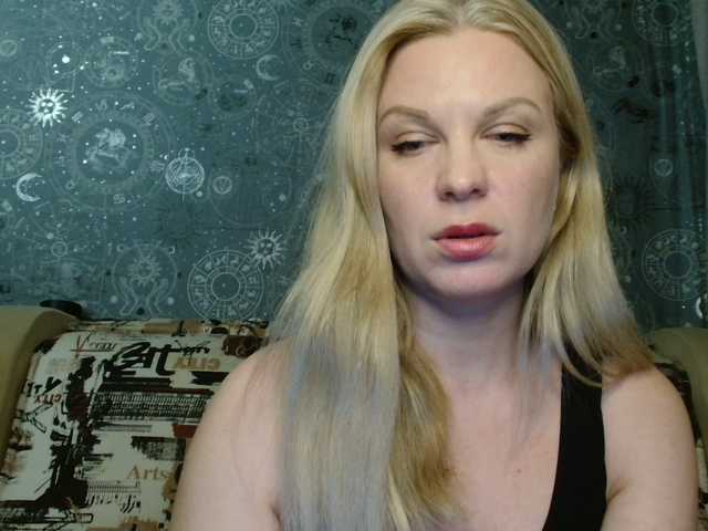 Live sex webcam photo for BlondeFox #290280316