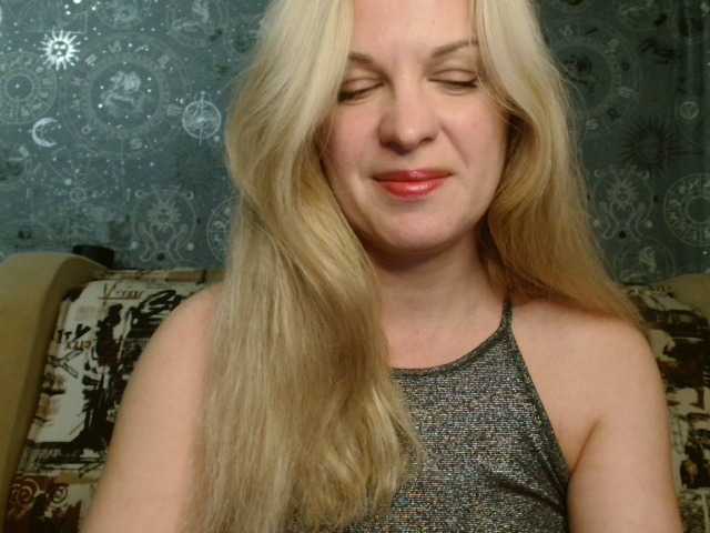 Live sex webcam photo for BlondeFox #290458765