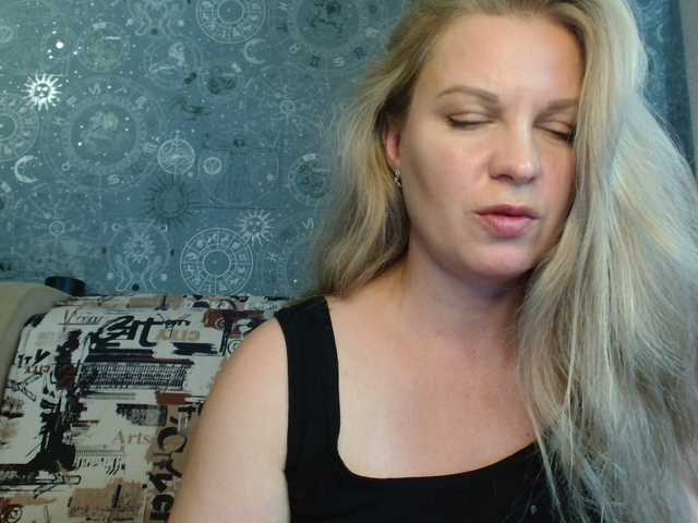 Live sex webcam photo for BlondeFox #291284400