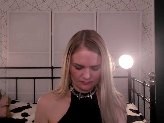 Live sex webcam photo for BlondeMe #289320348