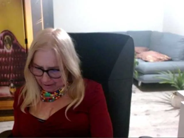 Live sex webcam photo for BlondeSofia #291968018