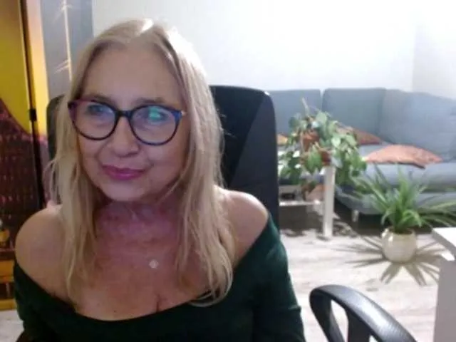 Live sex webcam photo for BlondeSofia #292042823