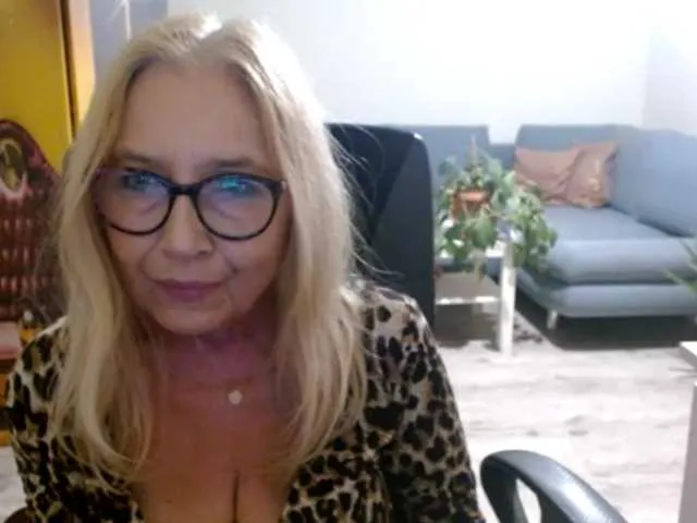 Live sex webcam photo for BlondeSofia #292156729