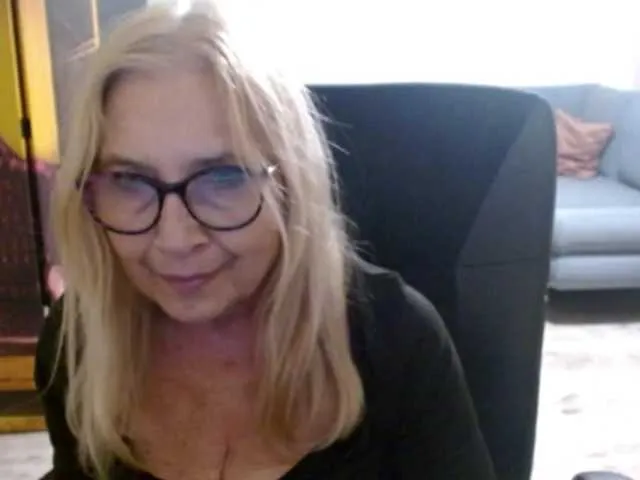 Live sex webcam photo for BlondeSofia #292262821