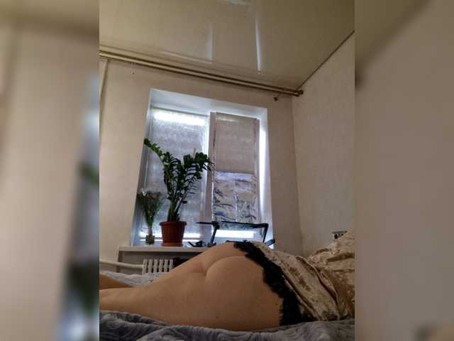 Live sex webcam photo for BlondiTina #275476975