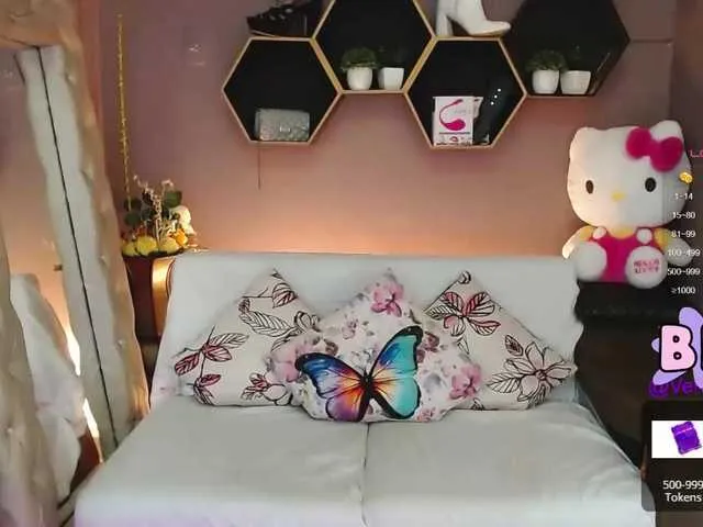 Live sex webcam photo for Blondieventury69 #276666143