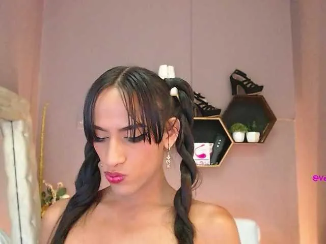 Live sex webcam photo for Blondieventury69 #276730296