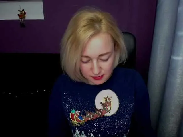 Live sex webcam photo for BlondyMom #271791581