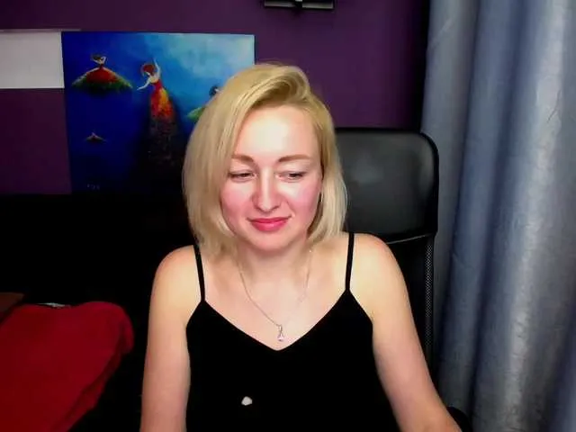 Live sex webcam photo for BlondyMom #272054724