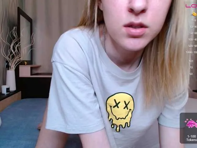 Live sex webcam photo for Bloom210 #273909102