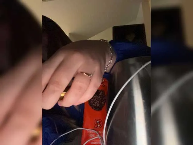 Live sex webcam photo for BloomJuliette #272282960