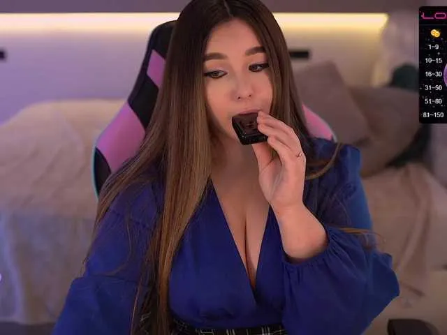 Live sex webcam photo for BloomJuliette #272581856